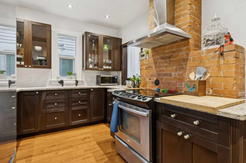 533 22 Avenue SW Calgary AB T2S 0H5
