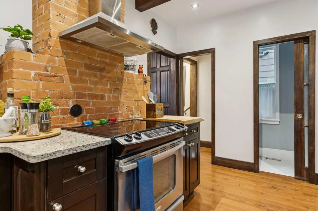 533 22 Avenue SW Calgary AB T2S 0H5