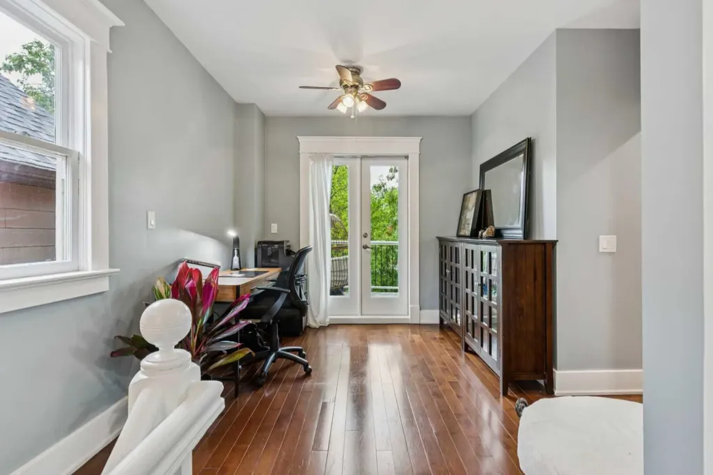 533 22 Avenue SW Calgary AB T2S 0H5