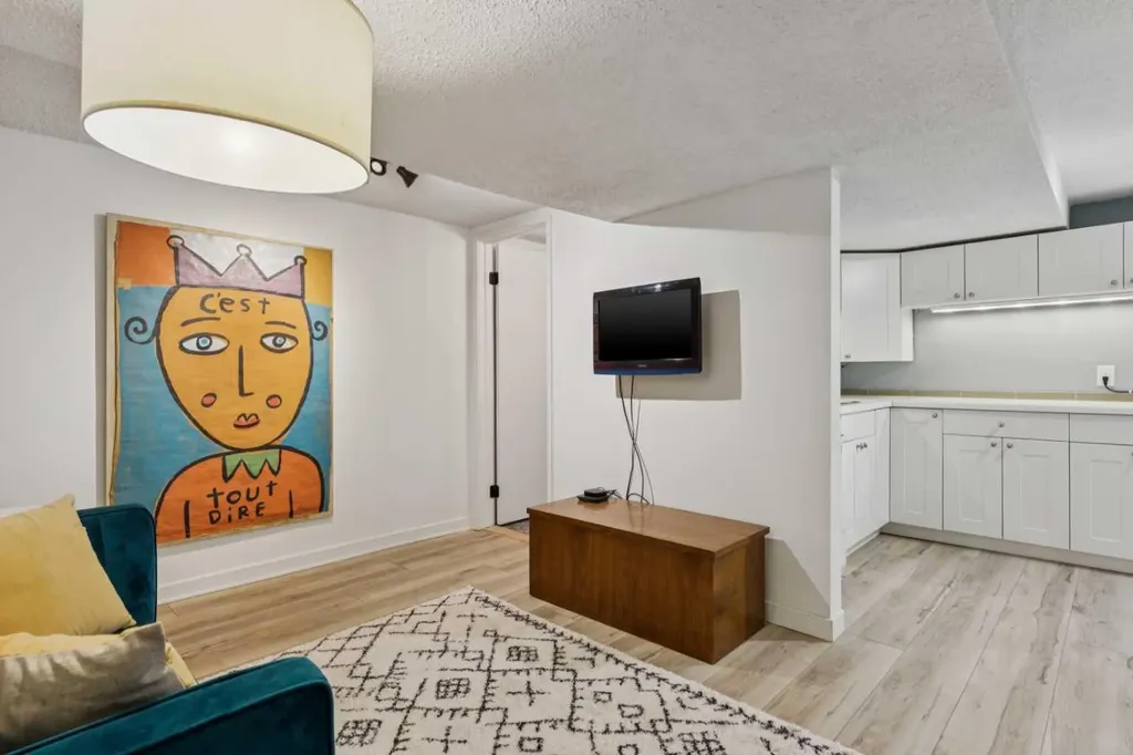 533 22 Avenue SW Calgary AB T2S 0H5