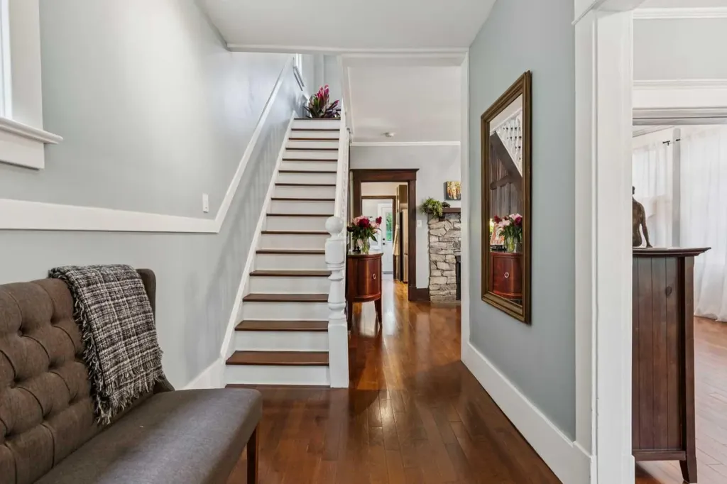 533 22 Avenue SW Calgary AB T2S 0H5