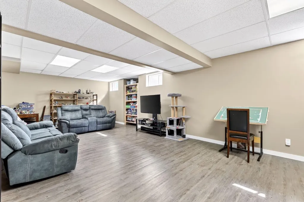 4406 48 Street Innisfail AB T4G1W8