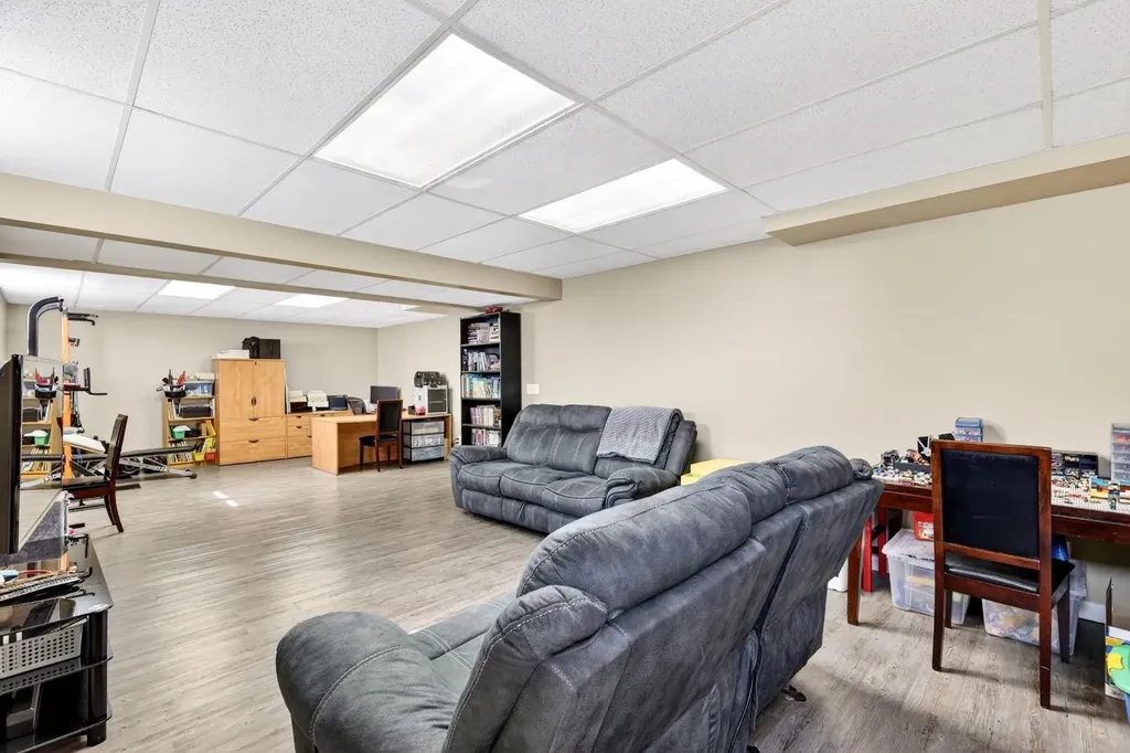 4406 48 Street Innisfail AB T4G1W8