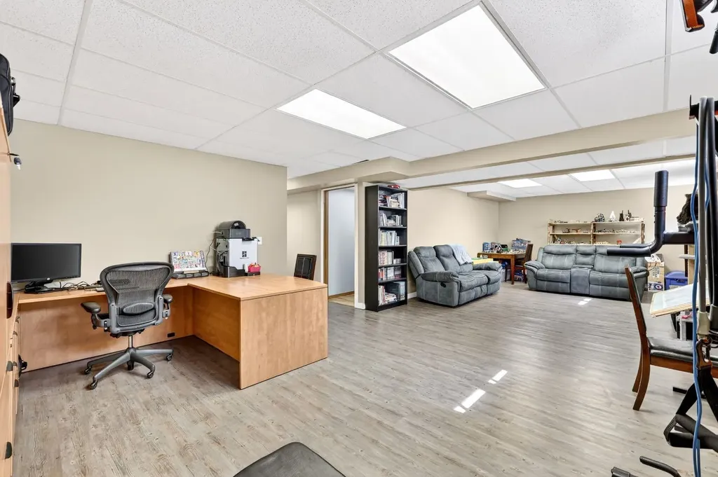4406 48 Street Innisfail AB T4G1W8