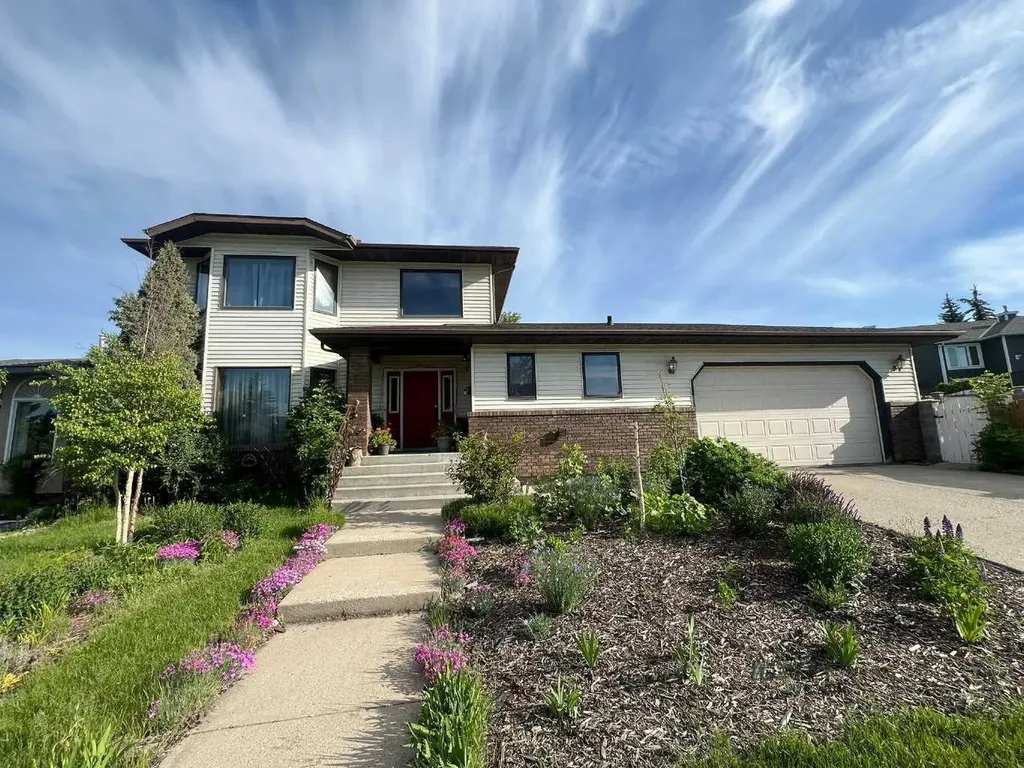 25 Deerfield Manor SE Calgary AB T2J 6Z5
