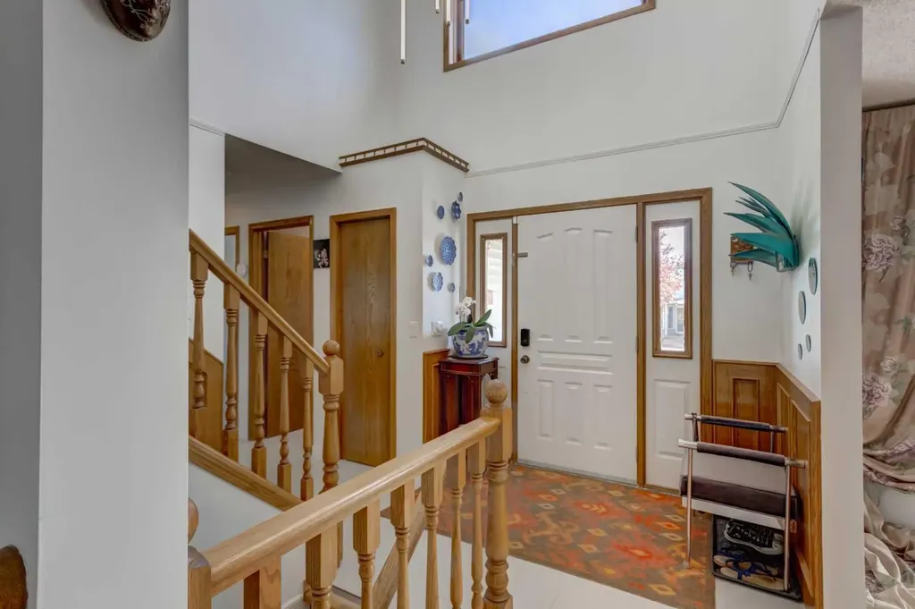25 Deerfield Manor SE Calgary AB T2J 6Z5