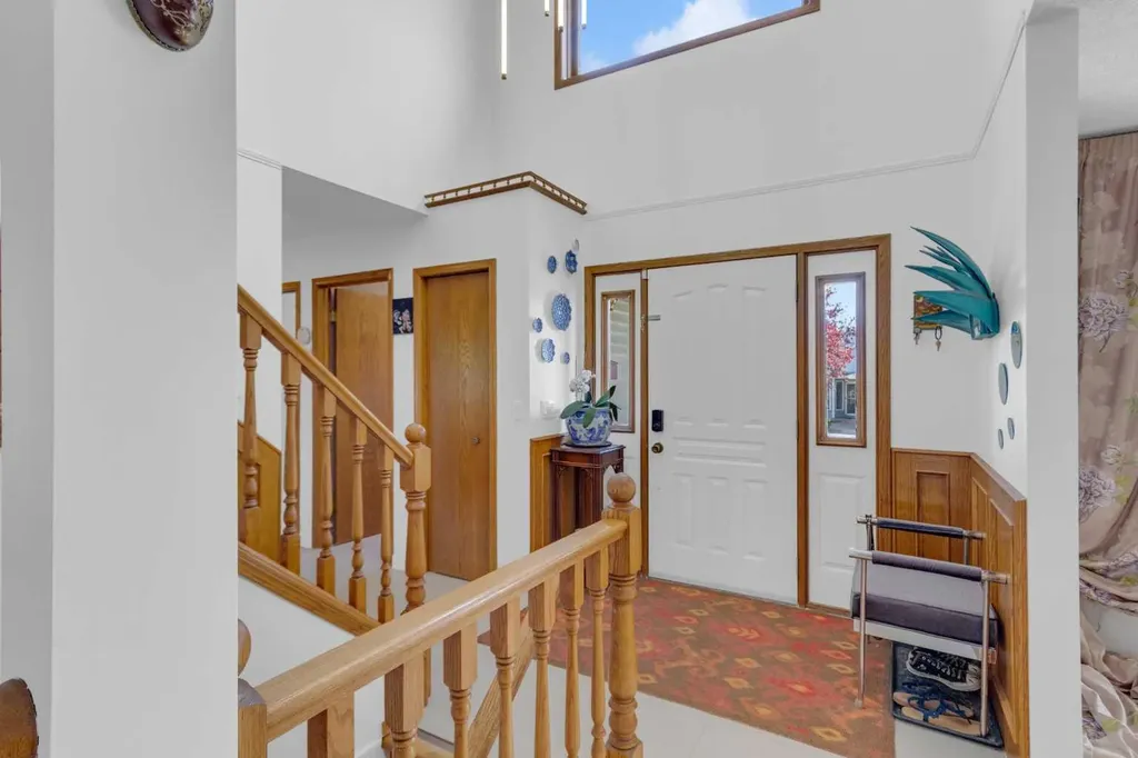 25 Deerfield Manor SE Calgary AB T2J 6Z5