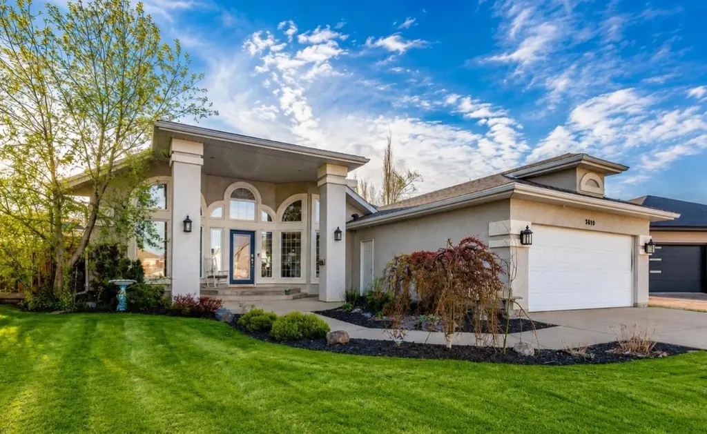 3610 63 Avenue Close Lloydminster AB T9V 2W1