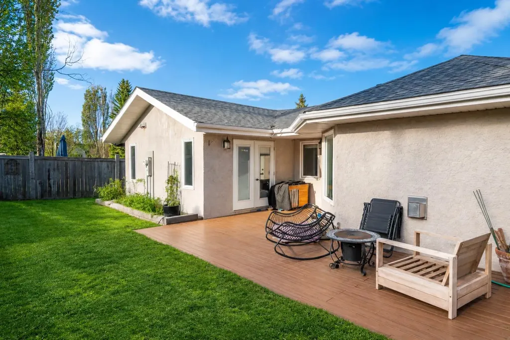 3610 63 Avenue Close Lloydminster AB T9V 2W1