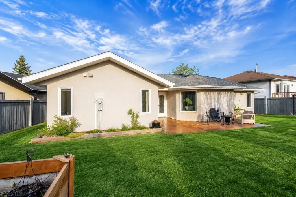 3610 63 Avenue Close Lloydminster AB T9V 2W1
