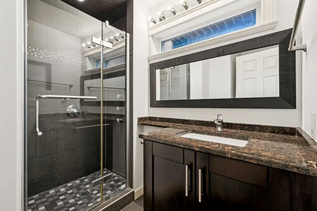 2136 26 Avenue SW Calgary AB T2T1E6