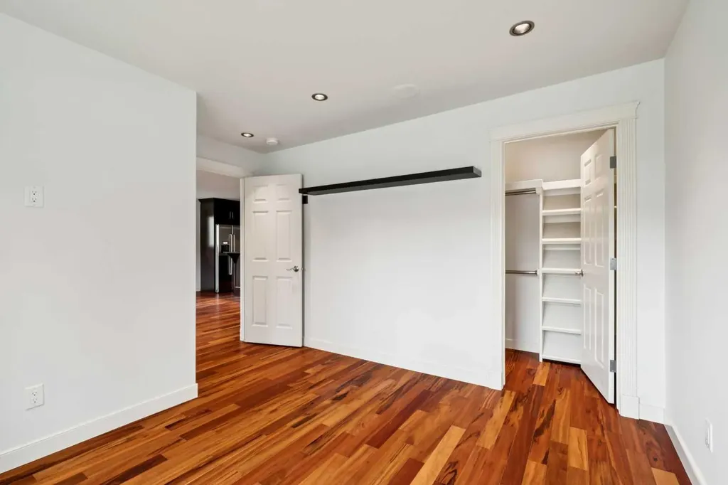 2136 26 Avenue SW Calgary AB T2T1E6