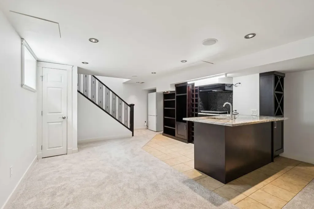 2136 26 Avenue SW Calgary AB T2T1E6