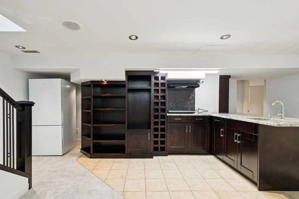 2136 26 Avenue SW Calgary AB T2T1E6
