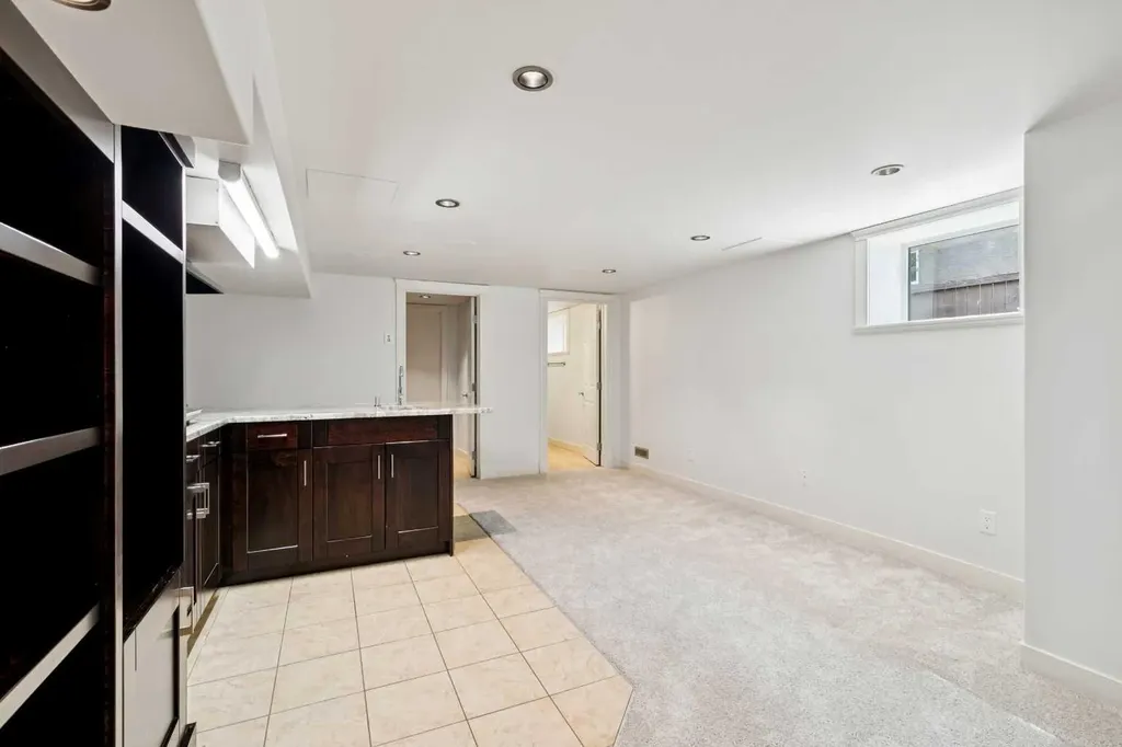 2136 26 Avenue SW Calgary AB T2T1E6