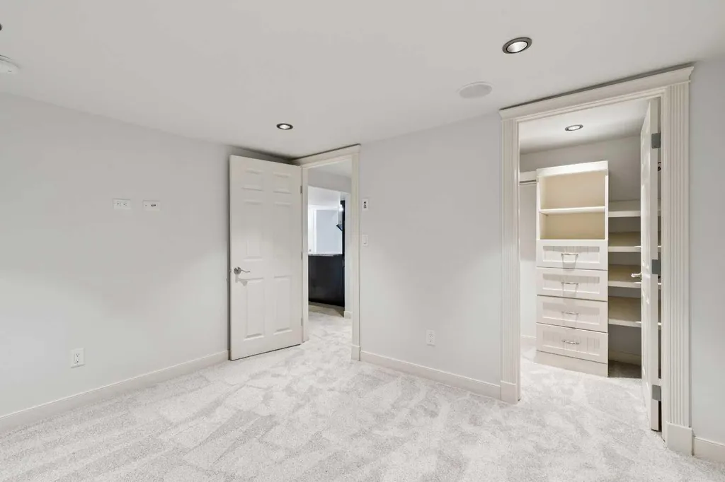 2136 26 Avenue SW Calgary AB T2T1E6