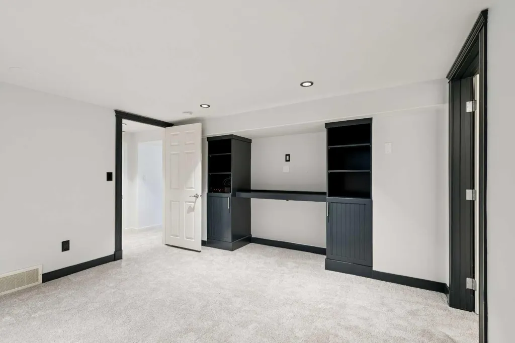2136 26 Avenue SW Calgary AB T2T1E6
