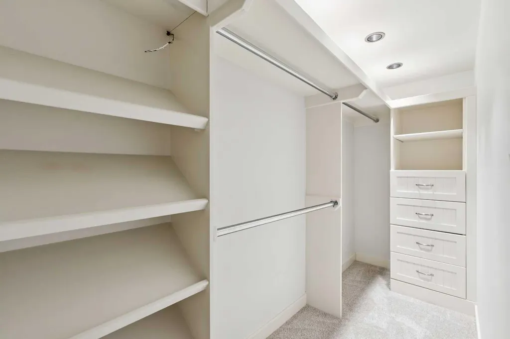 2136 26 Avenue SW Calgary AB T2T1E6