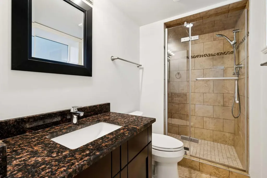 2136 26 Avenue SW Calgary AB T2T1E6