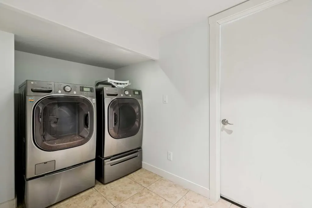 2136 26 Avenue SW Calgary AB T2T1E6
