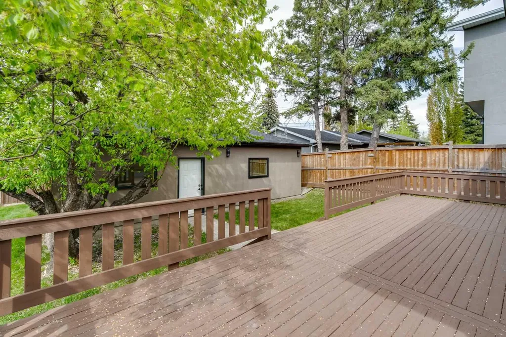 2136 26 Avenue SW Calgary AB T2T1E6