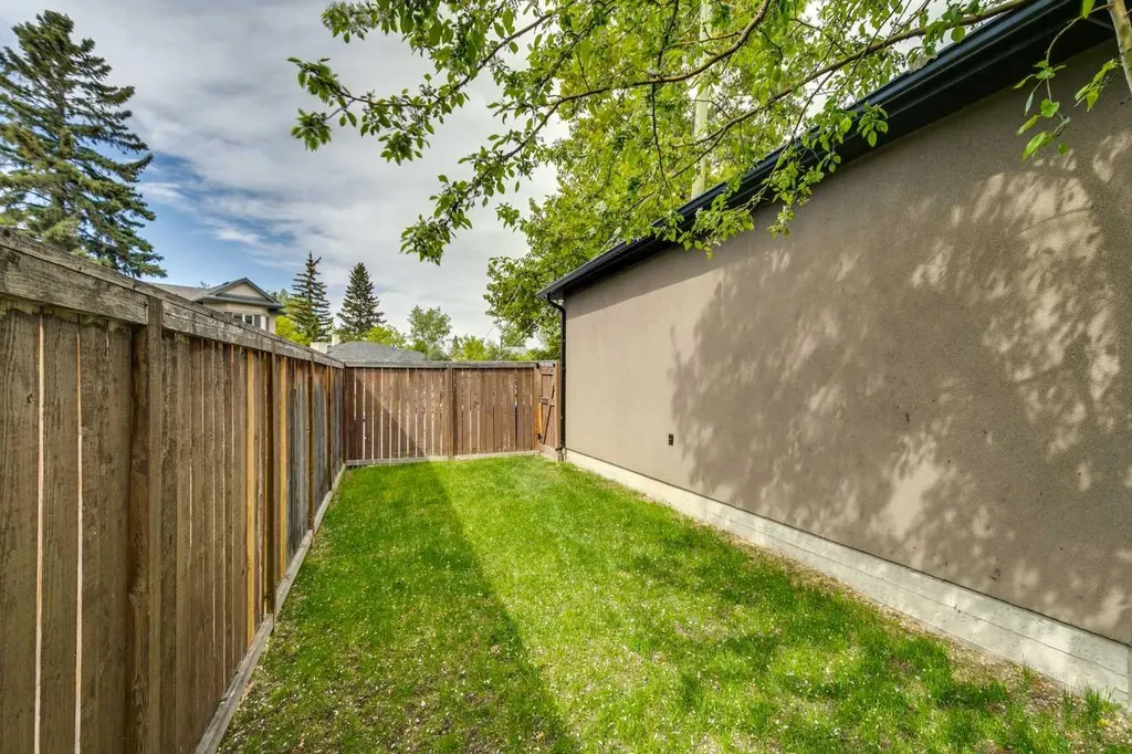 2136 26 Avenue SW Calgary AB T2T1E6