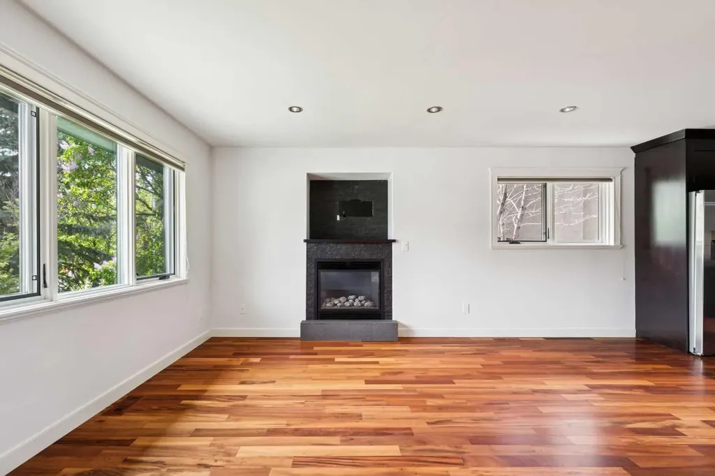 2136 26 Avenue SW Calgary AB T2T1E6