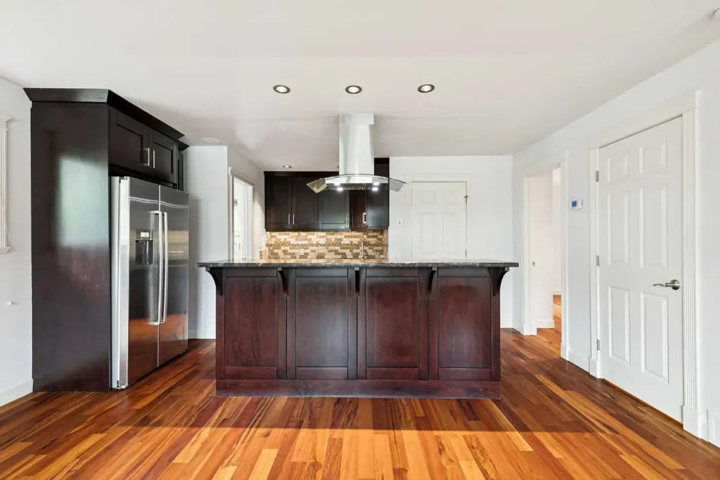 2136 26 Avenue SW Calgary AB T2T1E6