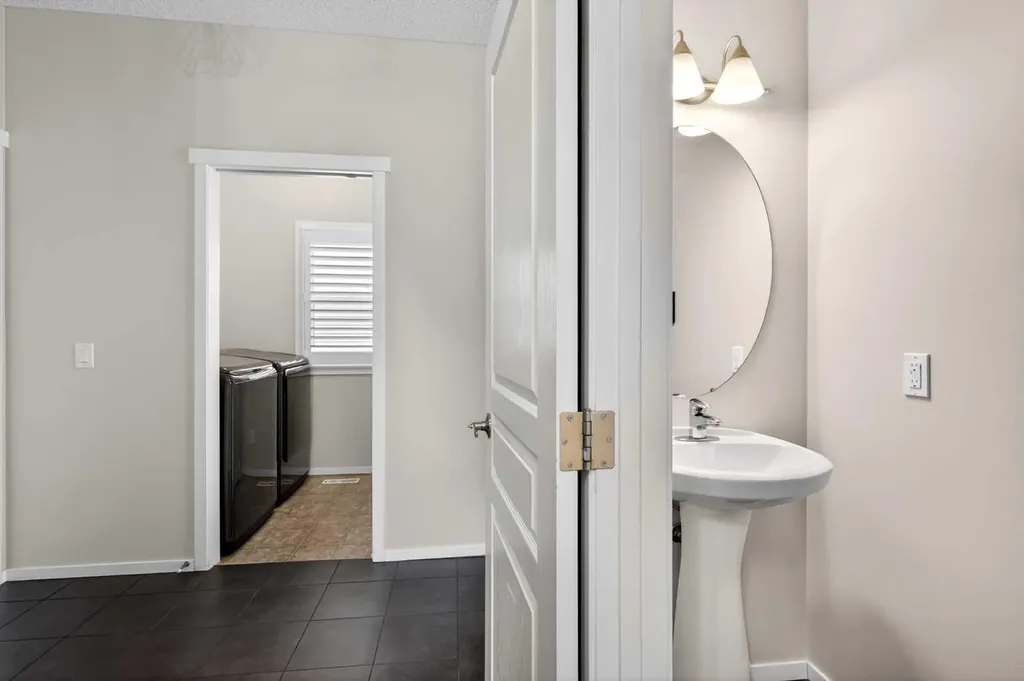 2261 Sagewood Heights SW Airdrie AB T4B 3N8