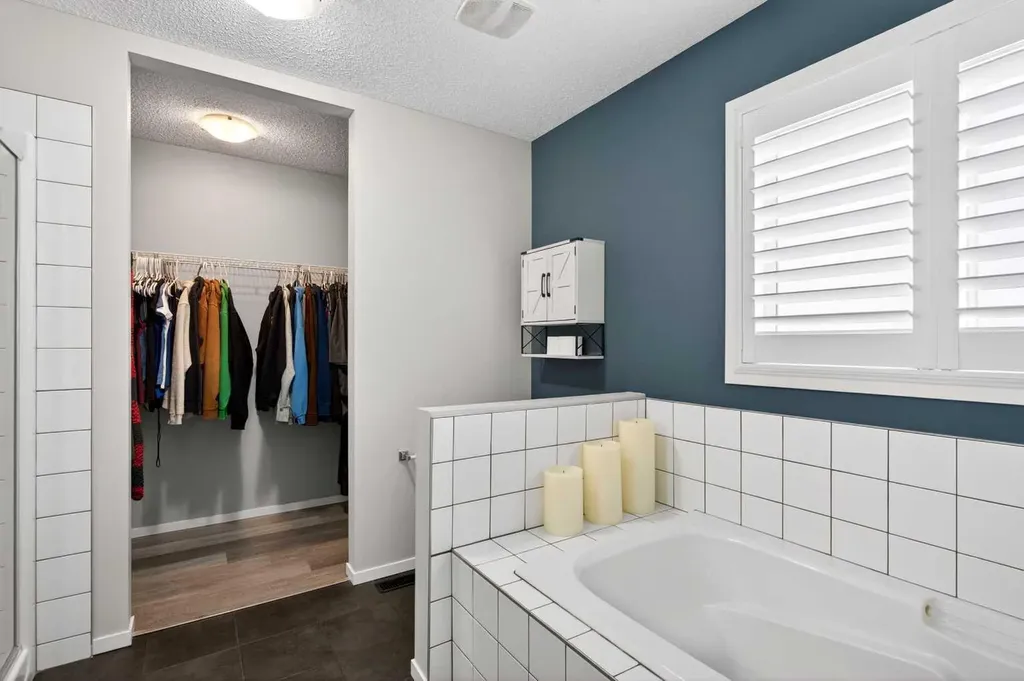 2261 Sagewood Heights SW Airdrie AB T4B 3N8