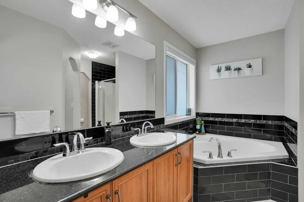 454 Skyview Ranch Way NE Calgary AB T3N0H2