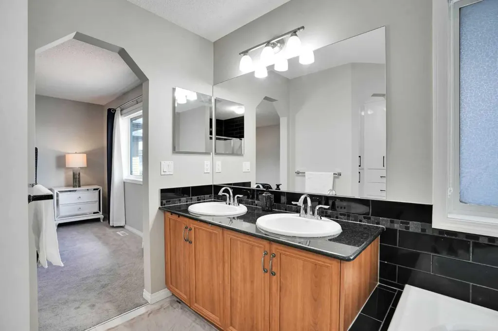 454 Skyview Ranch Way NE Calgary AB T3N0H2