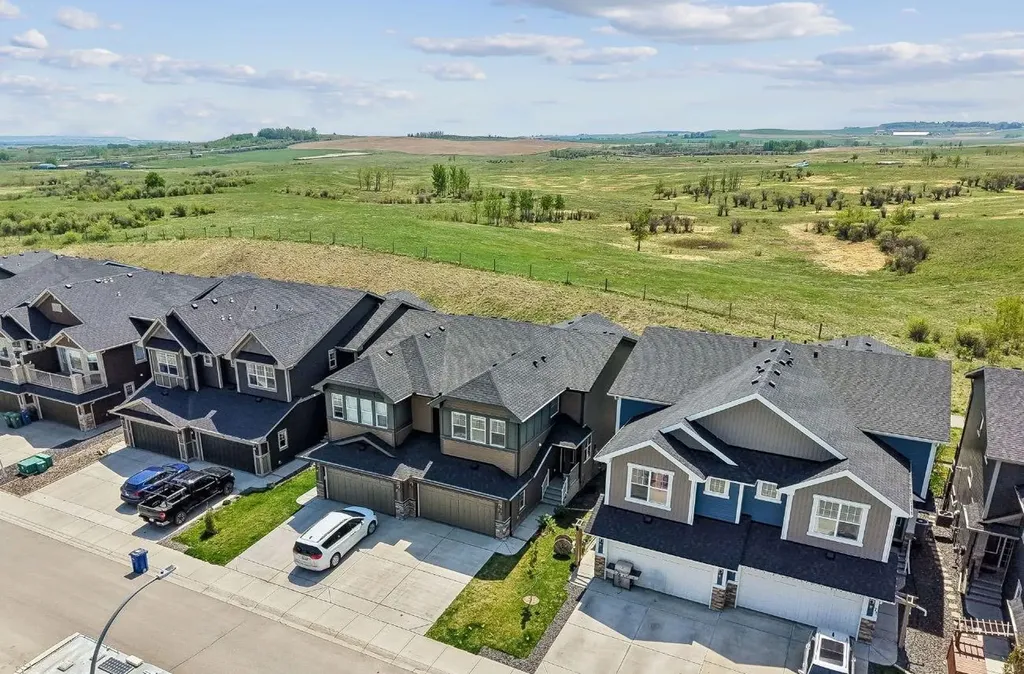 65 Fireside Crescent Cochrane AB T4C 2L4