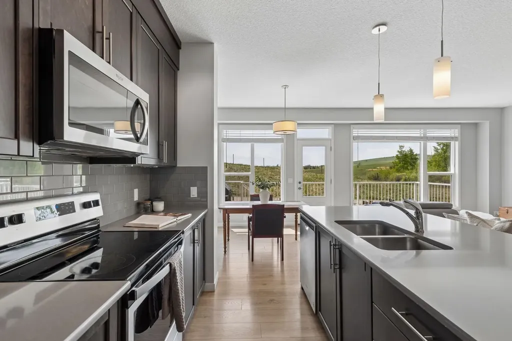 65 Fireside Crescent Cochrane AB T4C 2L4