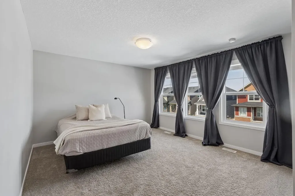 65 Fireside Crescent Cochrane AB T4C 2L4