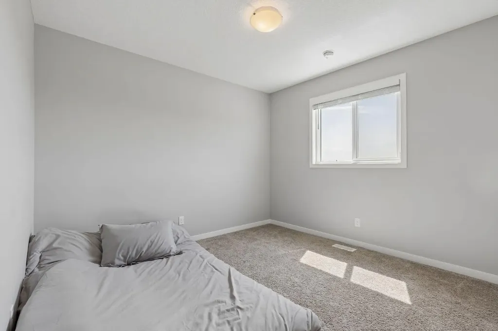 65 Fireside Crescent Cochrane AB T4C 2L4