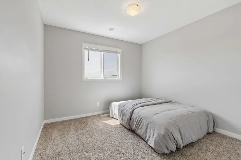 65 Fireside Crescent Cochrane AB T4C 2L4