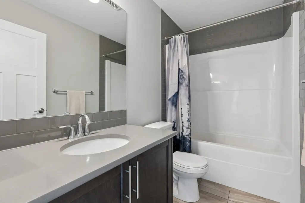 65 Fireside Crescent Cochrane AB T4C 2L4