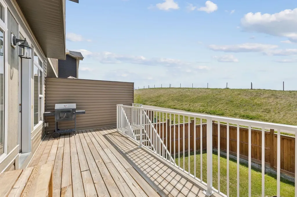 65 Fireside Crescent Cochrane AB T4C 2L4