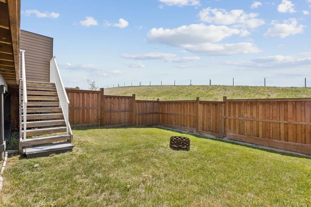65 Fireside Crescent Cochrane AB T4C 2L4