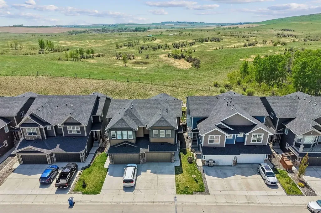 65 Fireside Crescent Cochrane AB T4C 2L4