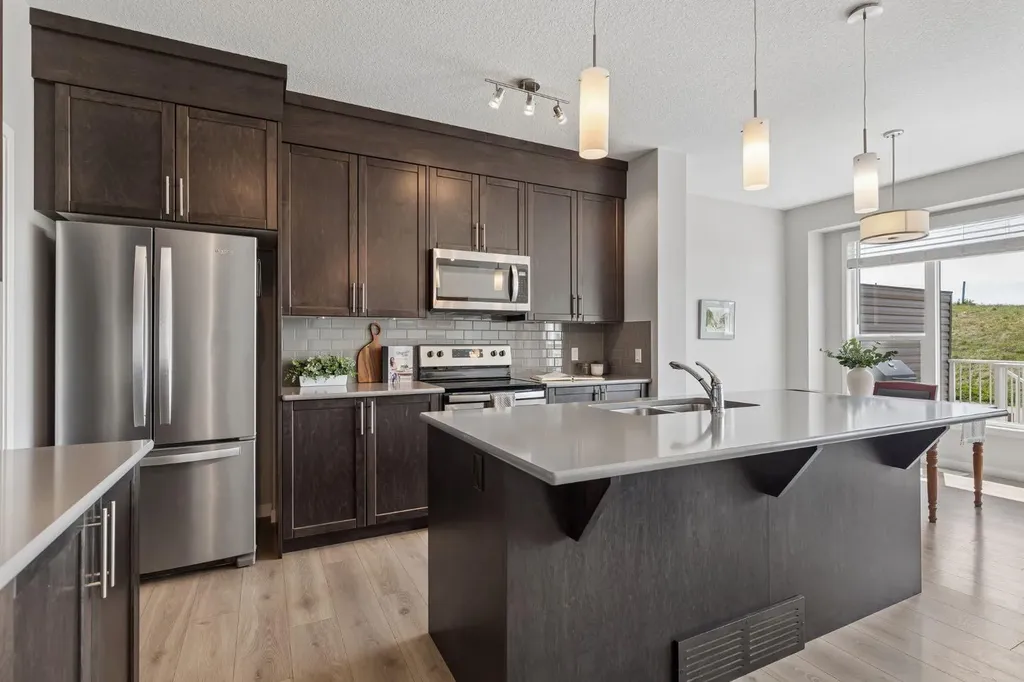 65 Fireside Crescent Cochrane AB T4C 2L4
