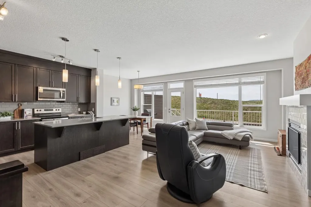 65 Fireside Crescent Cochrane AB T4C 2L4