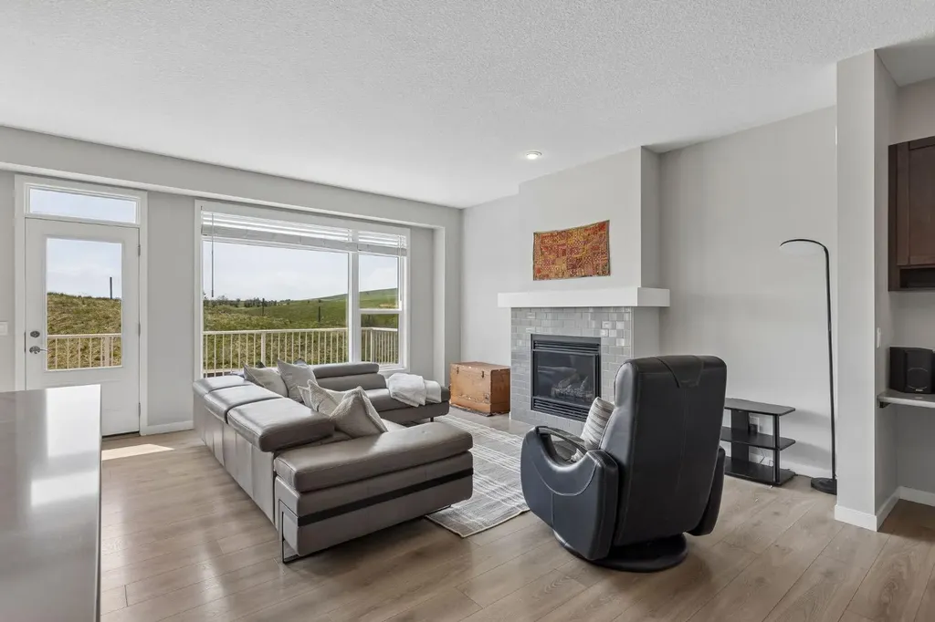65 Fireside Crescent Cochrane AB T4C 2L4