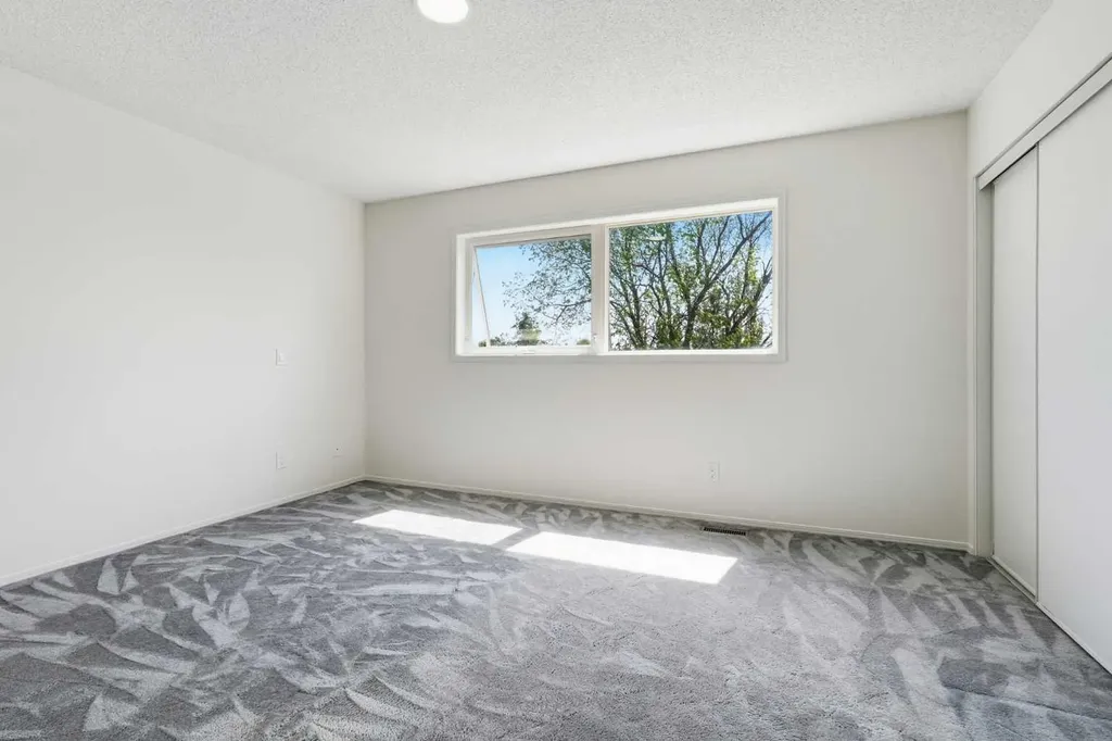 142 Elizabeth Way SE Airdrie AB T4B 2H5
