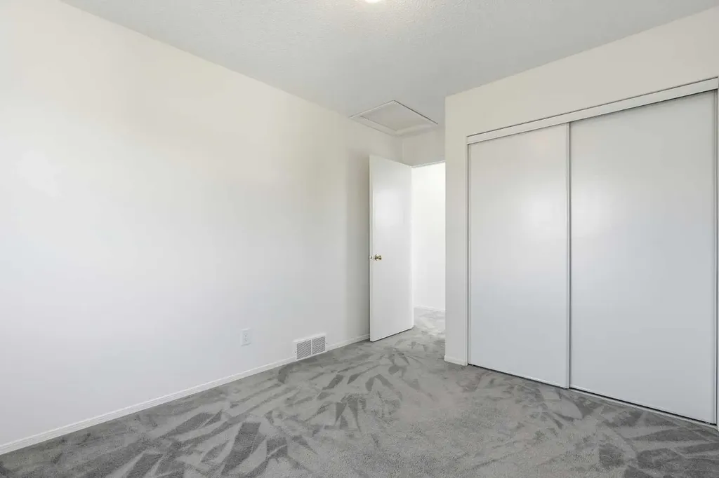 142 Elizabeth Way SE Airdrie AB T4B 2H5