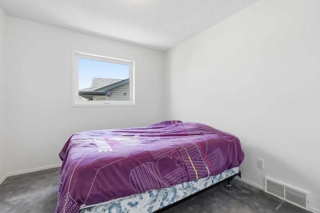 142 Elizabeth Way SE Airdrie AB T4B 2H5