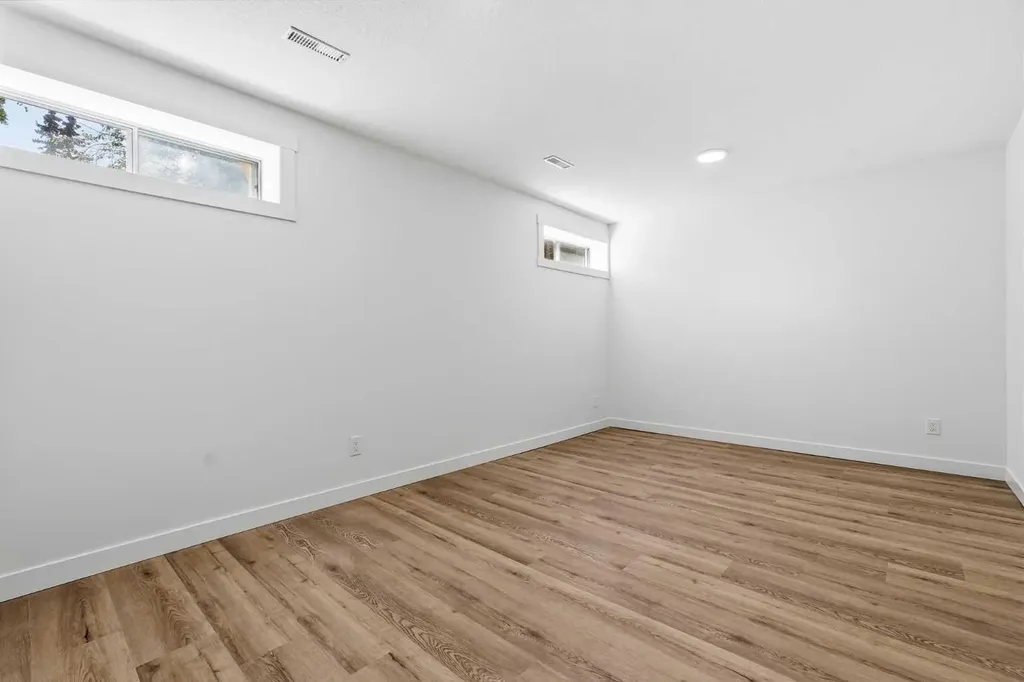 142 Elizabeth Way SE Airdrie AB T4B 2H5