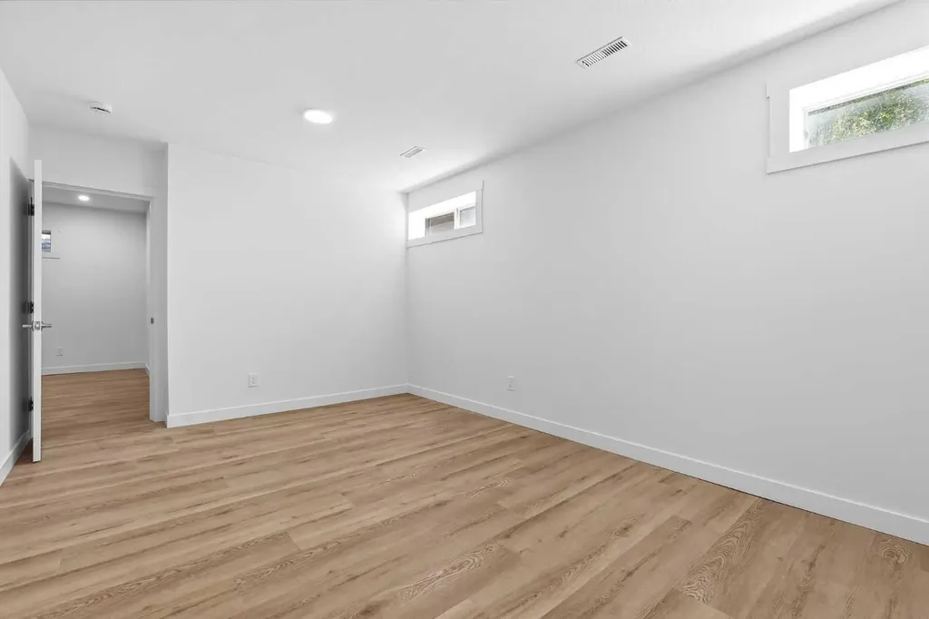 142 Elizabeth Way SE Airdrie AB T4B 2H5