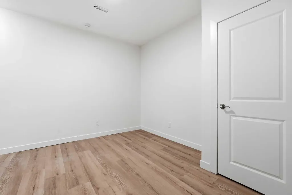 142 Elizabeth Way SE Airdrie AB T4B 2H5
